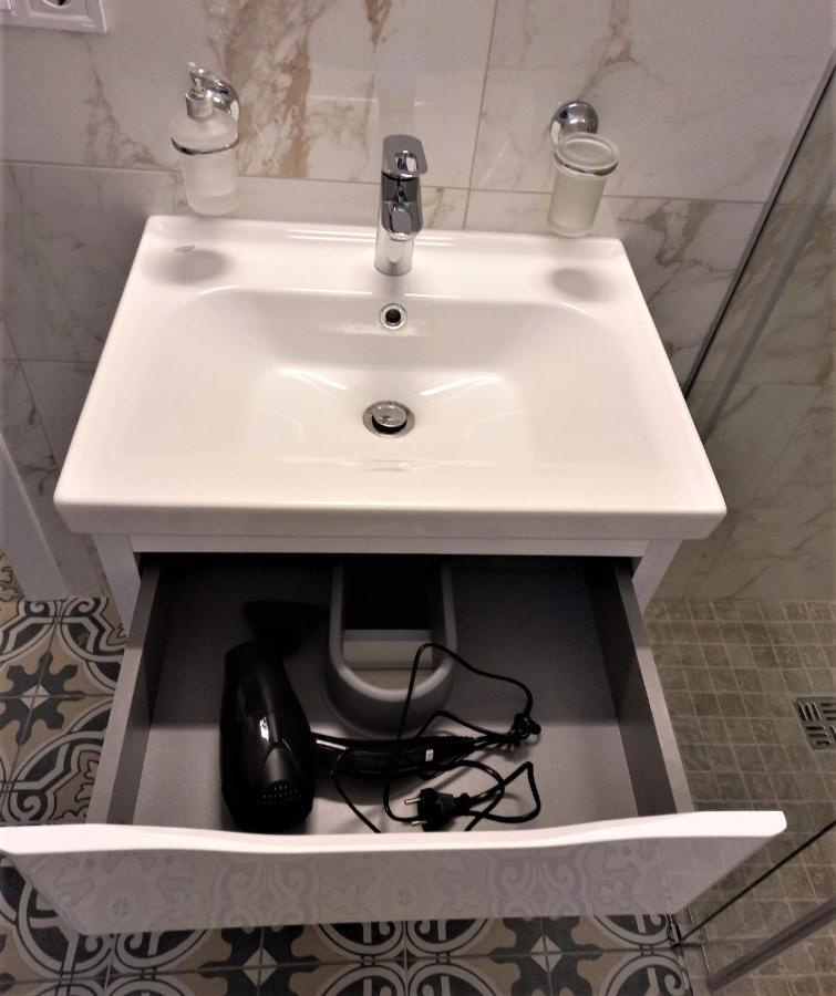 Iris Apartment On Popovich Lviv Eksteriør bilde