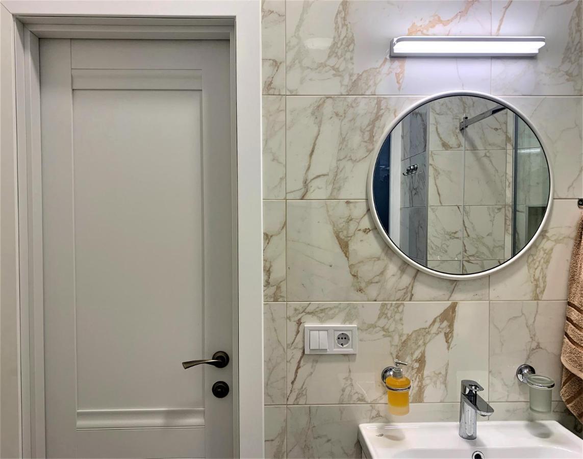 Iris Apartment On Popovich Lviv Eksteriør bilde