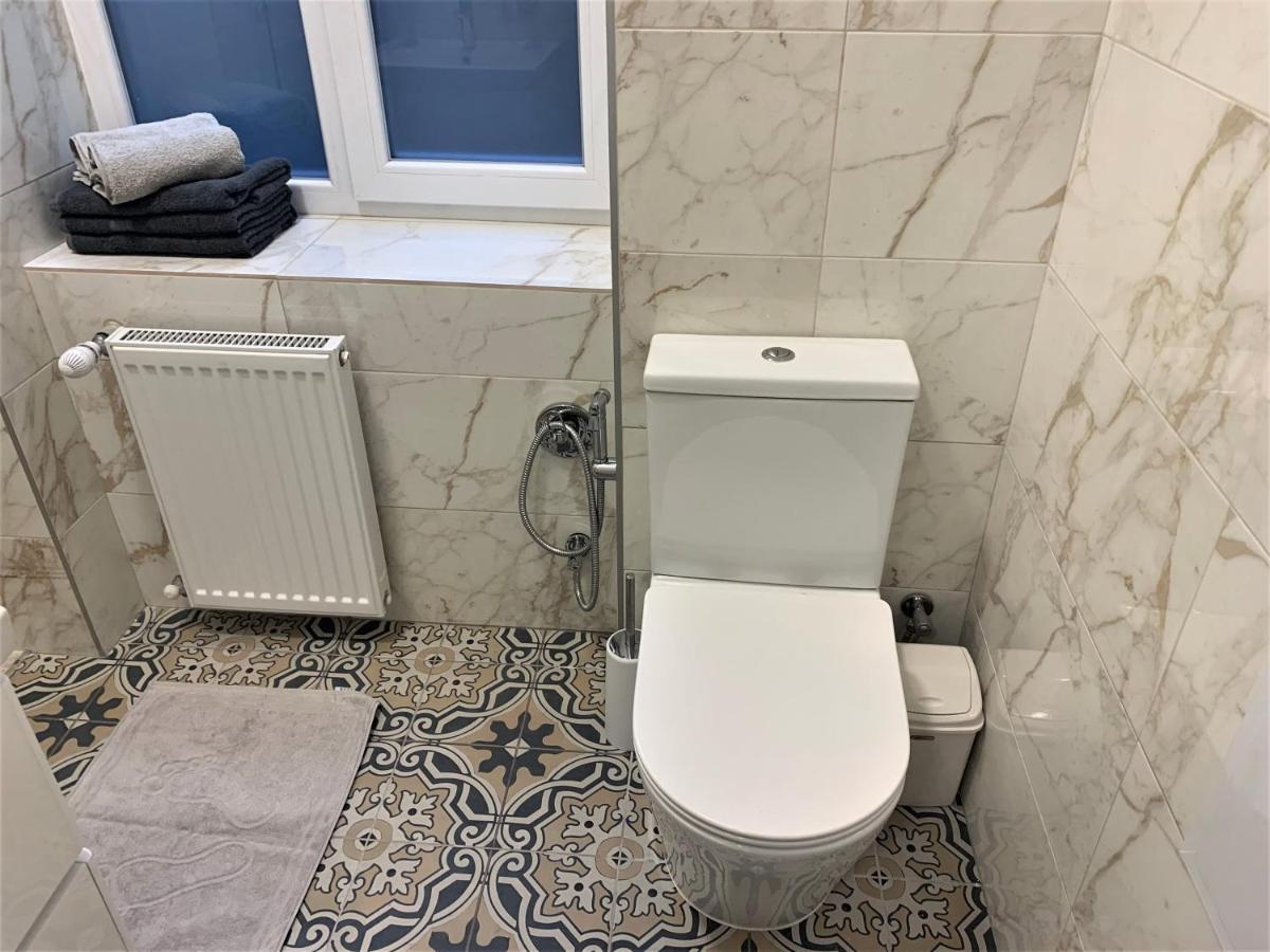 Iris Apartment On Popovich Lviv Eksteriør bilde