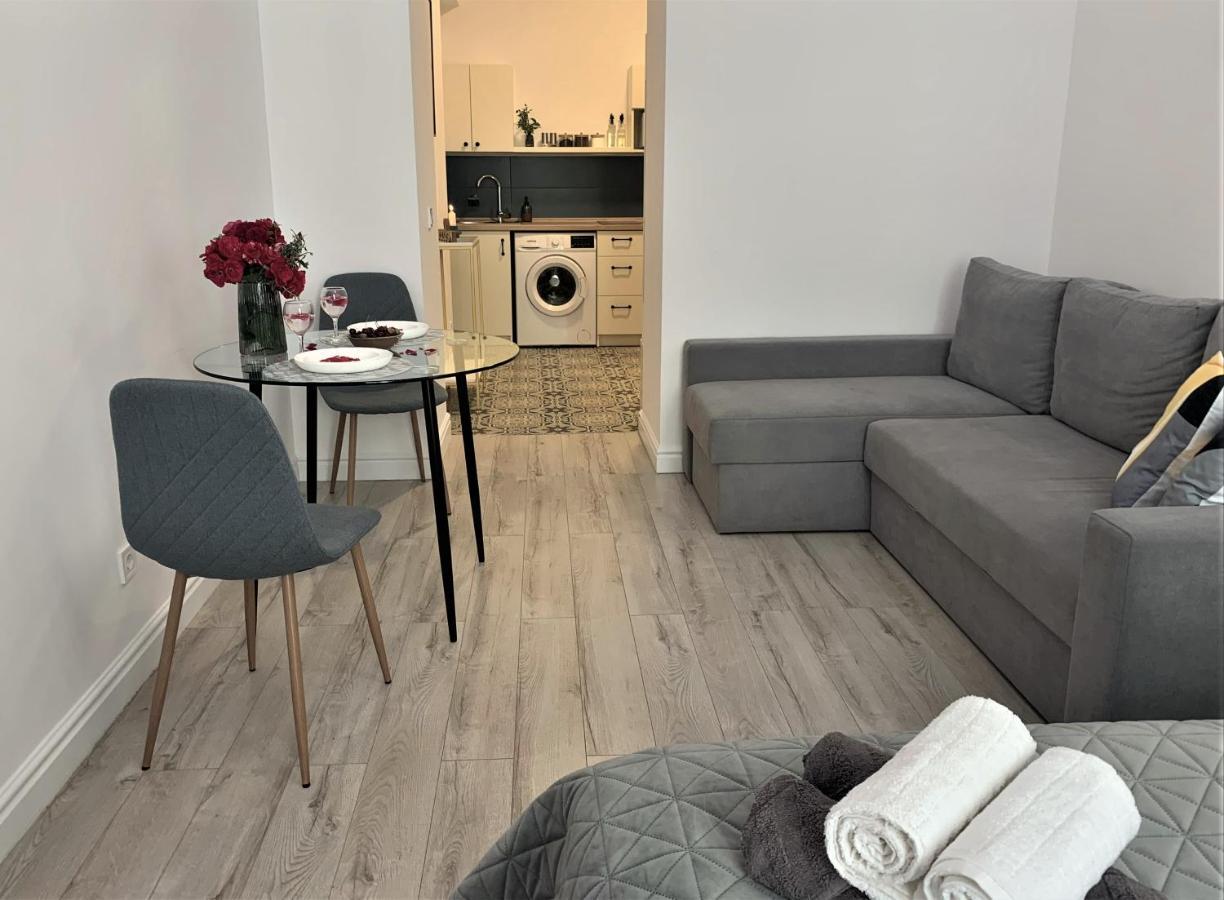Iris Apartment On Popovich Lviv Eksteriør bilde