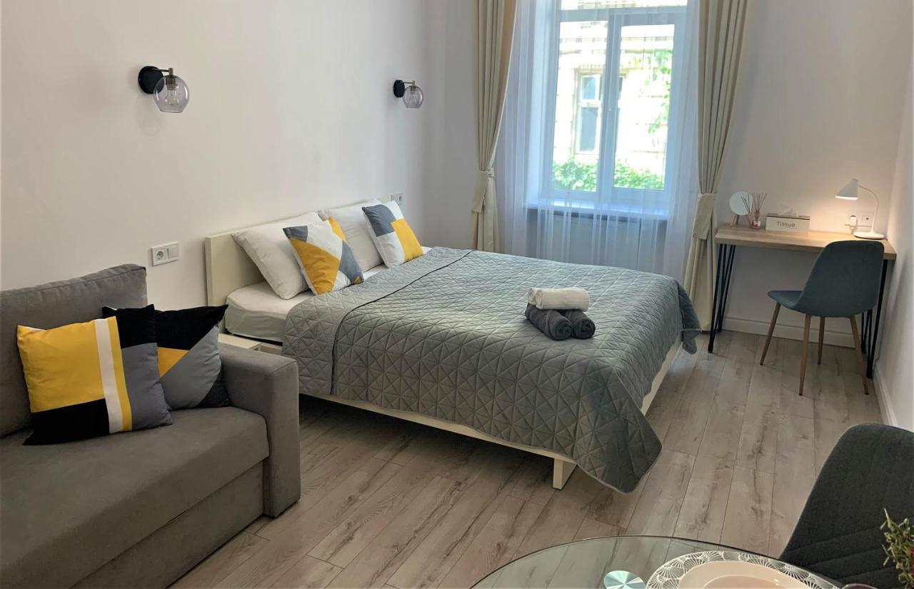 Iris Apartment On Popovich Lviv Eksteriør bilde