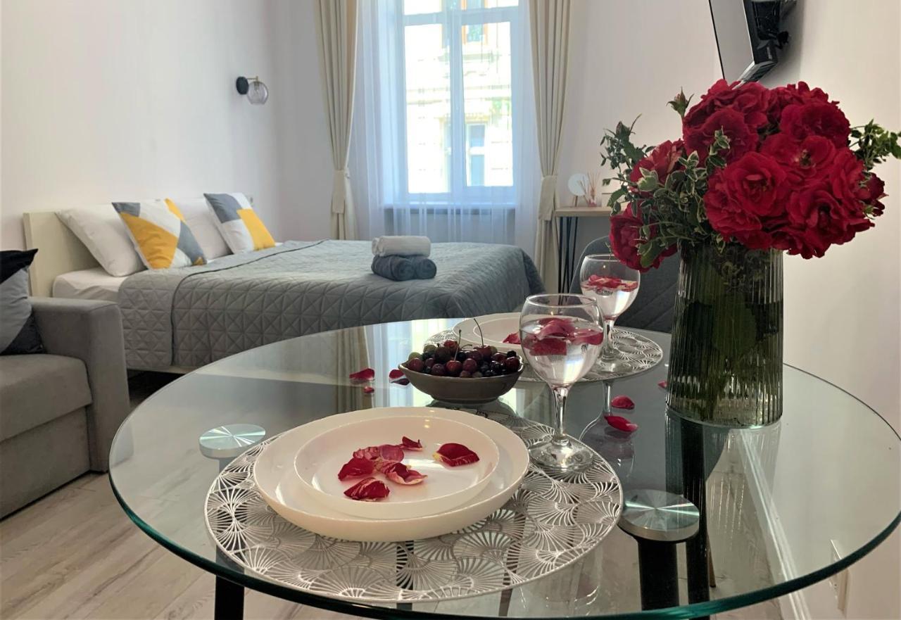 Iris Apartment On Popovich Lviv Eksteriør bilde
