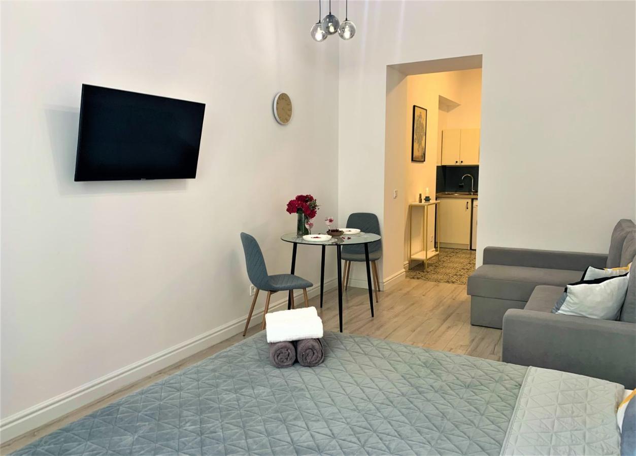 Iris Apartment On Popovich Lviv Eksteriør bilde